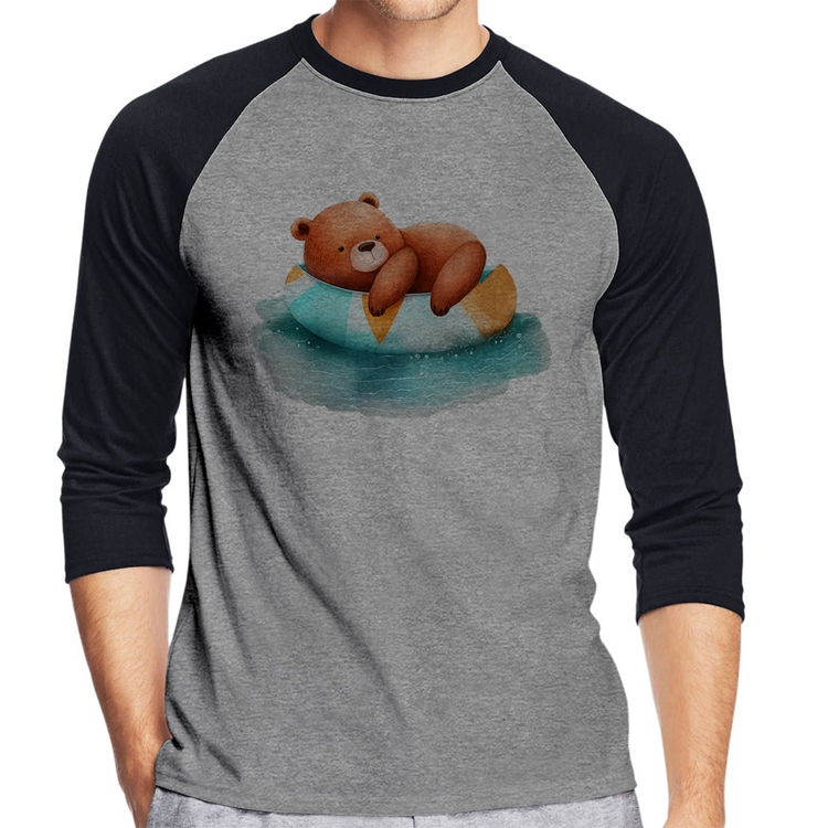 Camiseta Raglan Ursinho Teddy Relaxando Na Piscina Manga 3/4 - Cinza/Preto