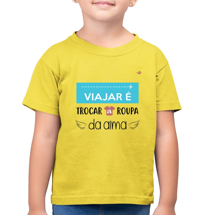 Camiseta Algodão Infantil Viajar é trocar a roupa da alma - Amarelo Canário