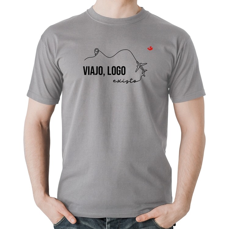 Camiseta Algodão Viajo, logo existo - Cinza
