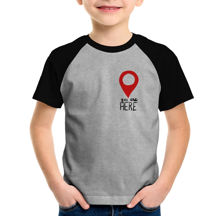 Camiseta Raglan Infantil You Are Here - Cinza/Preto